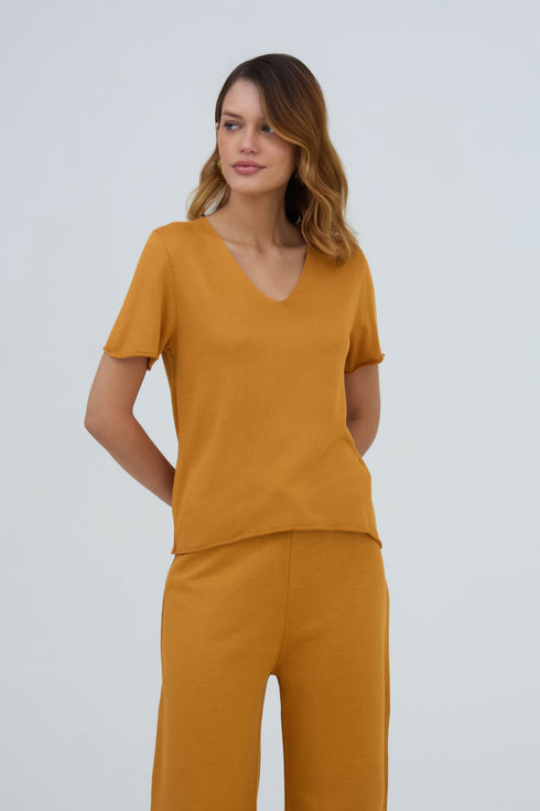 Blusa Em Tricot Decote V Manga Curta Caramelo